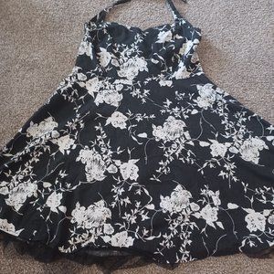 Oten 2x Floral Dress